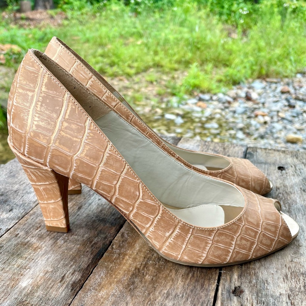ANTONIO MELANI Cream and Tan Heels with Textured Design